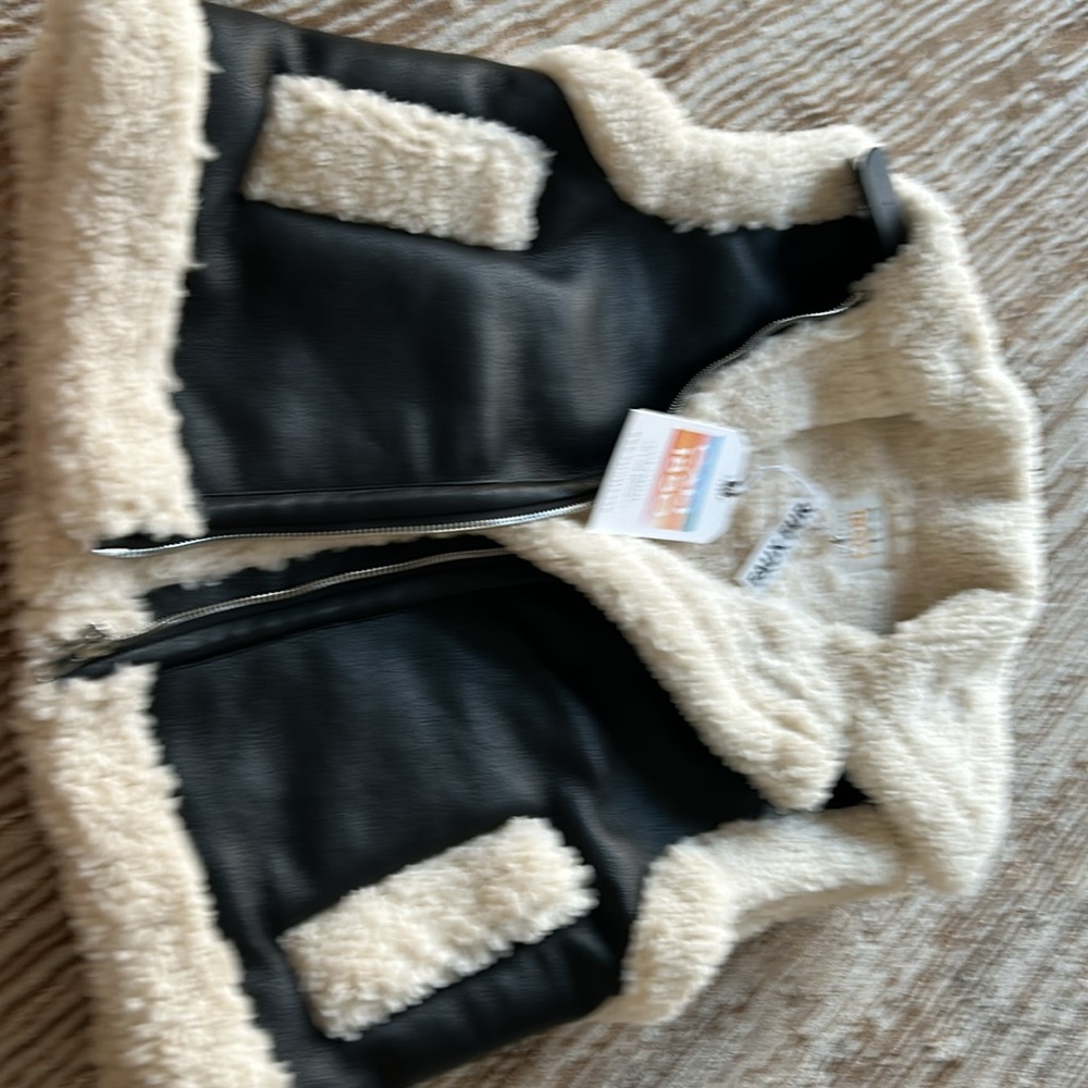 Vest - Picture 4 of 8